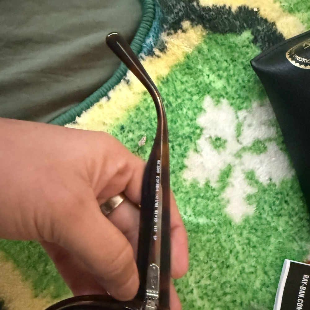 Ray-Ban Tortoise Shell Sunglasses - Picture 5 of 5